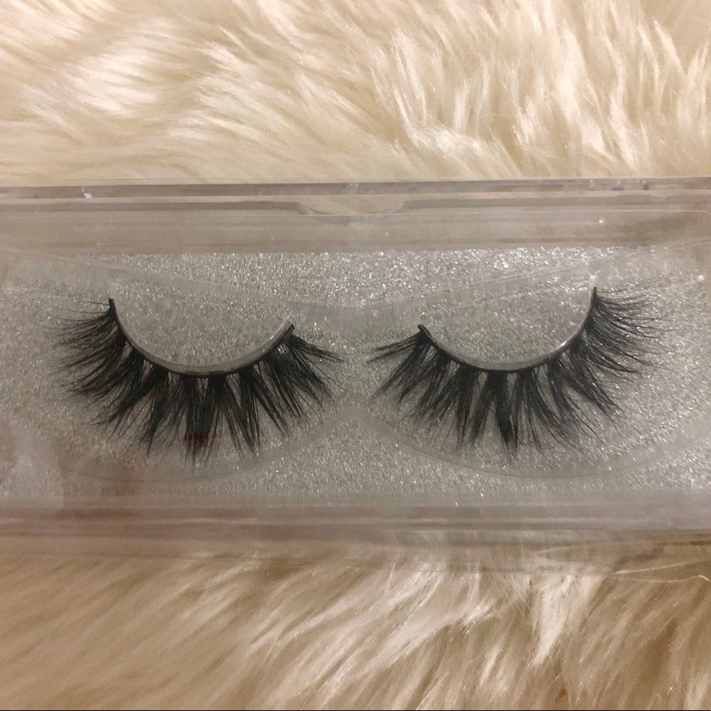 EYELASHES (FAB M)